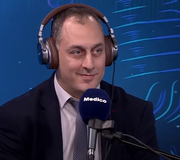 Who are not suitable for laser eye surgery?